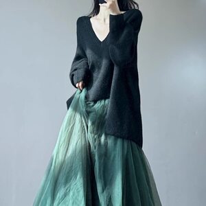 
Cut loose and lazy knitted woolen top for autumn and winter. V-neck pullover with slimming irregular versatile sweater.