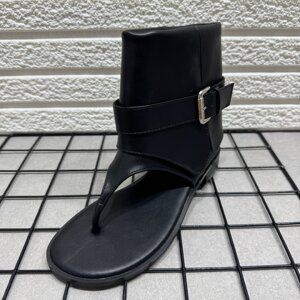 
Broken code processing 2026 summer new trendy hot girl women's sandals round toe thong buckle strap outer wear short sandals for women