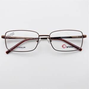
Collection of orphan foreign trade original single coffee color alloy full frame square spring temples business temperament literary and artistic glasses frame for men