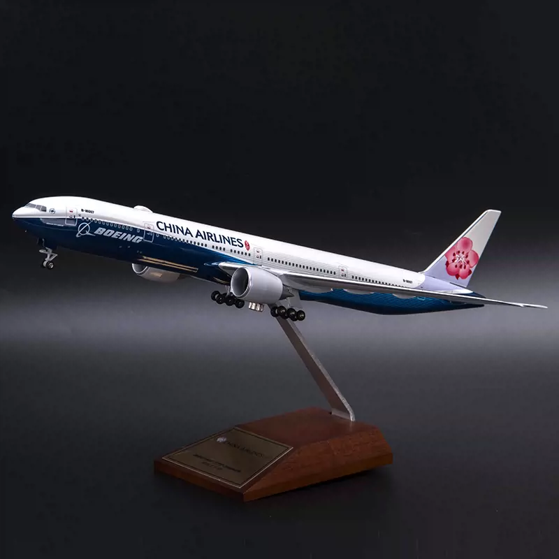 仿真拼裝飛機模型波音B777-300er中華航空華航藍鯨塗裝ABS帶輪-Taobao
