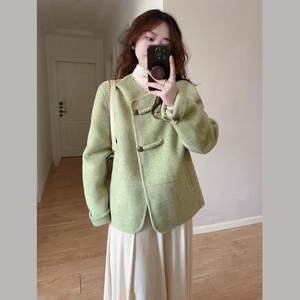 
New Chinese style green button wool coat for women in winter new round neck short small woolen coat