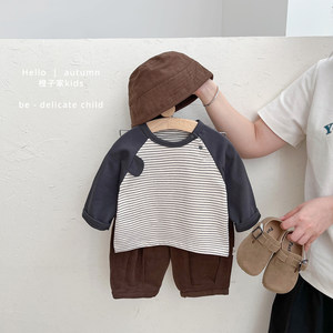 
Boys Spring and Autumn Korean version of long-sleeved top for babies striped round neck versatile T-shirt for babies with fashionable clothes for rasp shoulders