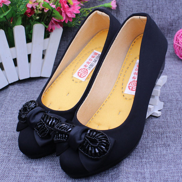 New old Beijing cloth shoes women's shoes beaded slope heel work shoes women's work shoes shallow mouth comfortable black high heels
