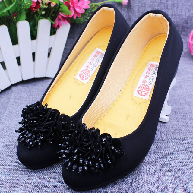 New old Beijing cloth shoes women's shoes beaded slope heel work shoes women's work shoes shallow mouth comfortable black high heels
