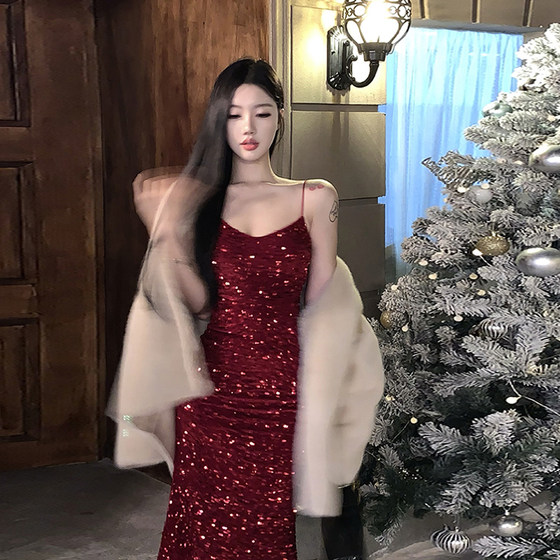 
French red New Year's velvet sequined v-neck suspender dress high-waisted slimming hip-hugging A-line mid-length skirt for women in autumn and winter