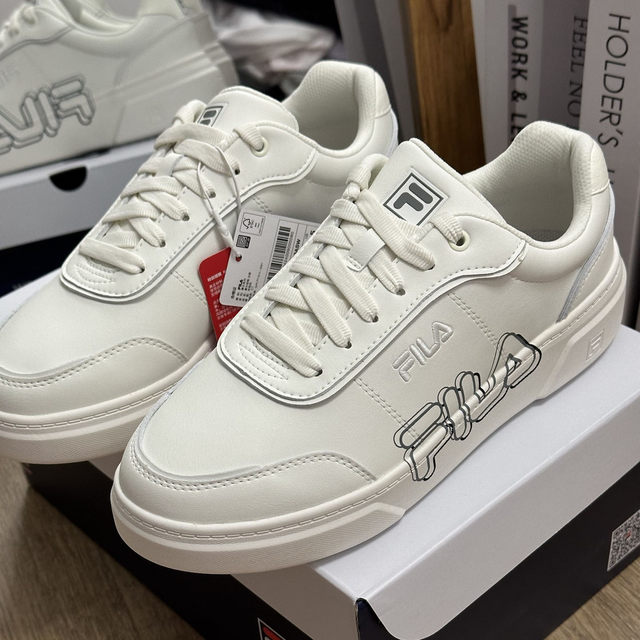 fila white shoes men