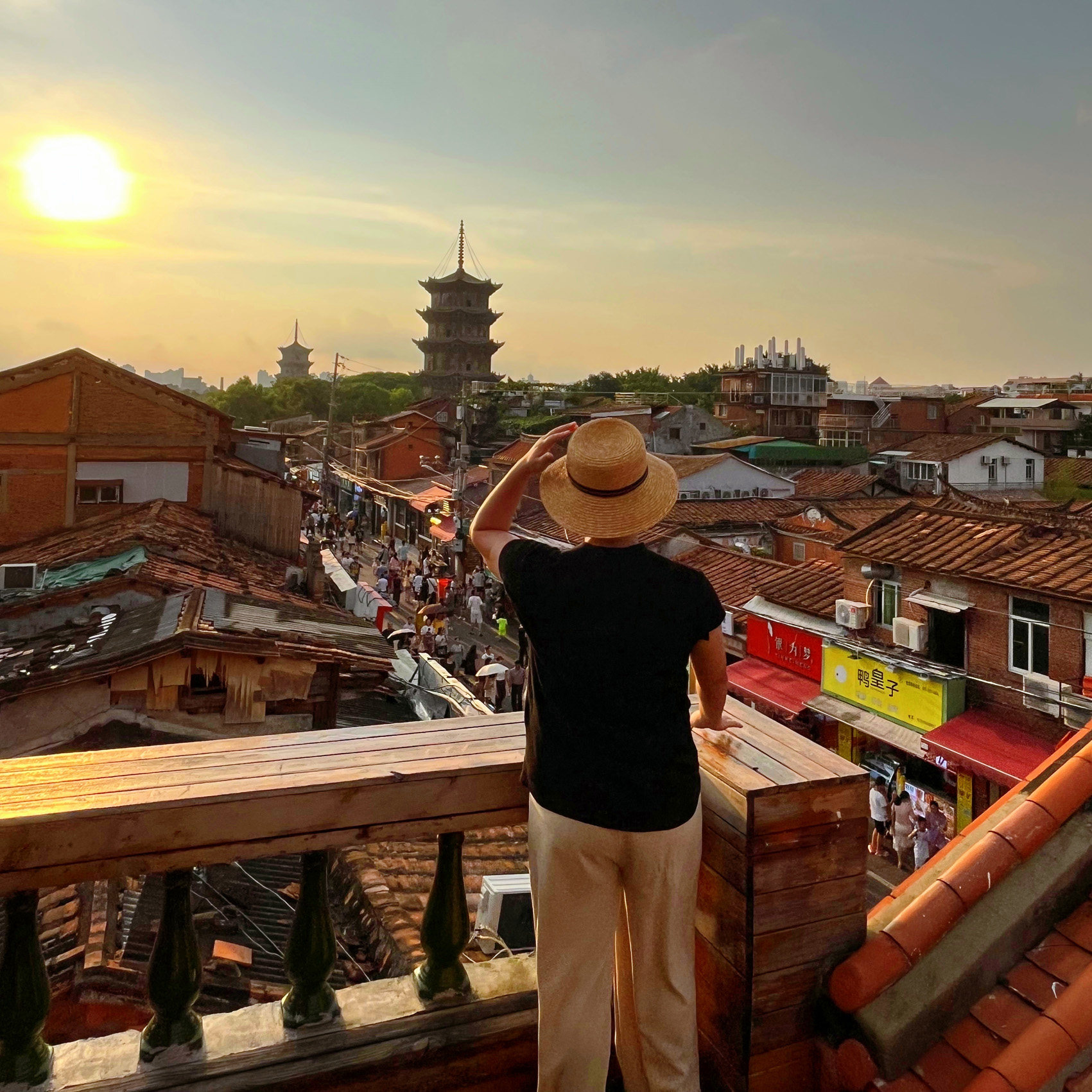 泉州开元寺+西街+钟楼+洛阳桥+蟳埔村一日游含接送讲解可选午餐