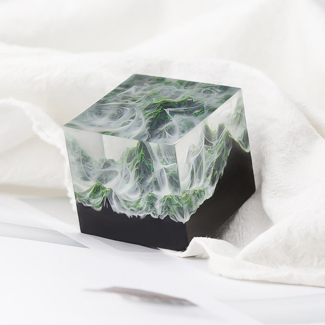 Shuli Qunshan car-mounted jewelry ornaments glued finished products creative resin desktop couple Valentine's Day birthday gift
