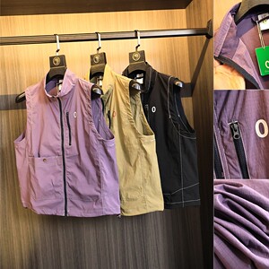 
Hong Kong-funded designer line! Lightweight models for men and women! New outdoor beef products in summer breathable casual vest vest trend