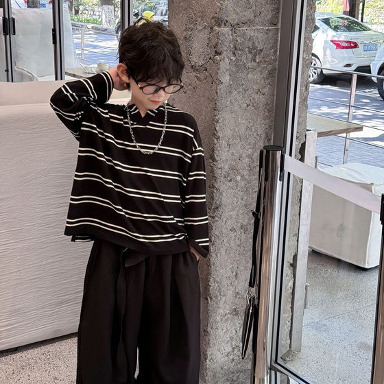 
Xiaojia's 2025 new autumn style boys' Korean striped V-neck long-sleeved bottoming shirt with hoodless T-shirt