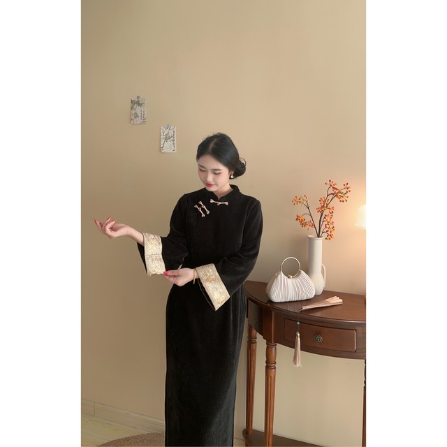 Gold silk embroidery original design new Chinese chenille large size fat mm slimming cheongsam dress for women