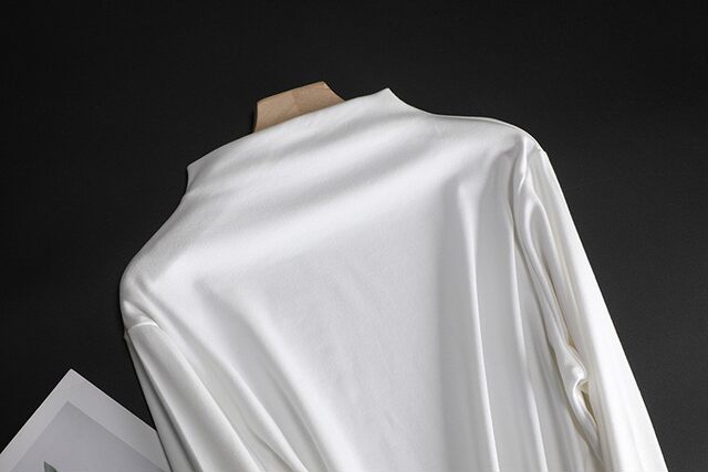 White female half -tall and small -led knitted long -sleeved T -shirts women with soft elasticity thick spring and autumn bottom shirt large size
