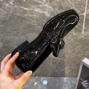 
New summer genuine leather patent leather one-foot pedal round head fashion trend casual versatile fashion men's shoes glossy and comfortable