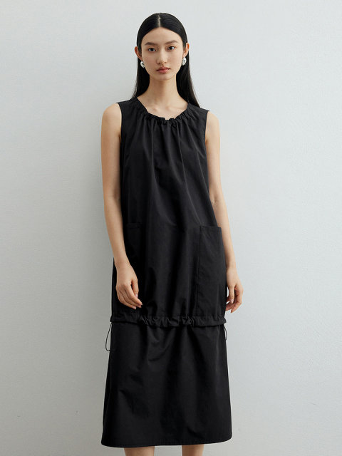 DiSenis 2025 summer new commuter temperament elegant round neck long skirt black sleeveless A-line dress
