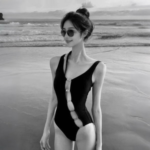 
Women's high-end, pure and sexy, slim and hollow triangular one-piece beach vacation style hot spring bikini