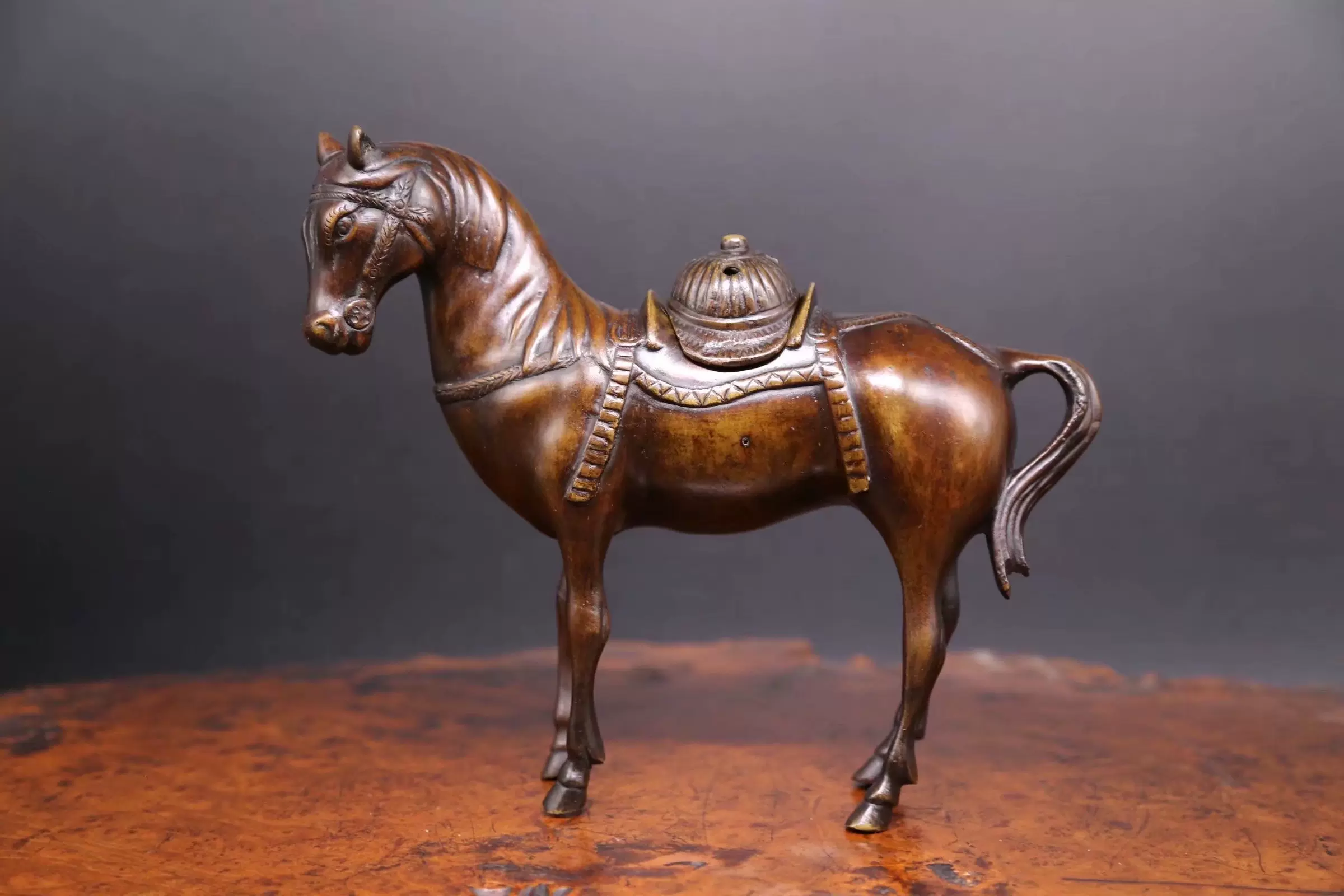 銅製:岩上の鷹置物 銅製:岩上の鷹置物 ctcols_778daiten