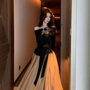 
Muzi Li's elegant long-sleeved slanted shoulder waist top embroidered sweater mesh drape skirt suit autumn