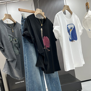 
Casual and age-reducing! Offline store 695+ versatile casual abstract animal print right shoulder round neck short-sleeved T-shirt