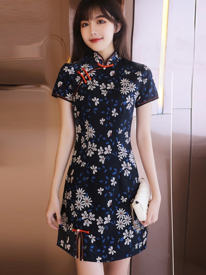 中国风复古少女短款旗袍