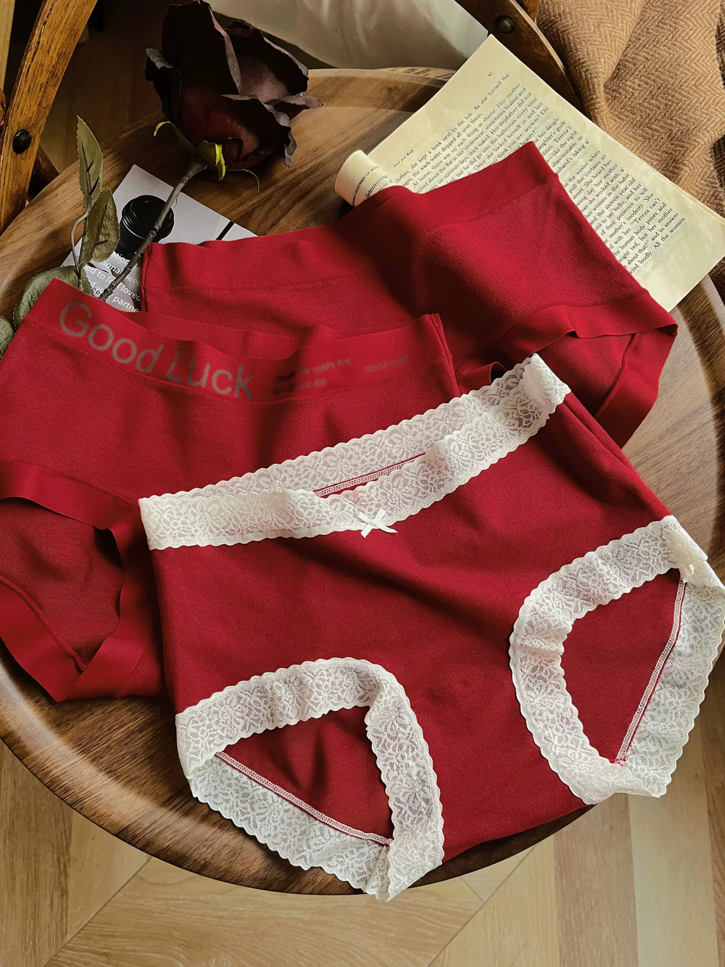 秋冬软糯磨毛自发热舒适保暖红色本命年内裤女中腰包臀棉裆三角裤