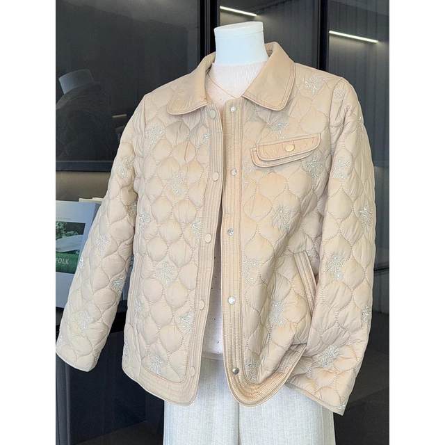 
Fashionable Mom Autumn Lapel Diamond Light Thin Cotton Clothes 2025 New Middle-aged and Elderly Women's Padded Jackets
