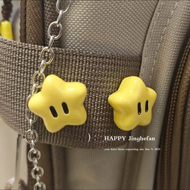 New cute cartoon star brooch student clothes bag decoration scarf pen bag accessories pendant small gift