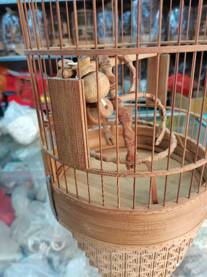 廣東精緻竹質漆鳥籠深色圓頂64支竹腳防逃設計鳥籠