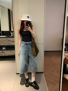Huanghuangjia American three-quarter blue jeans 2026 new high street small straight casual mid-length shorts for women summer
