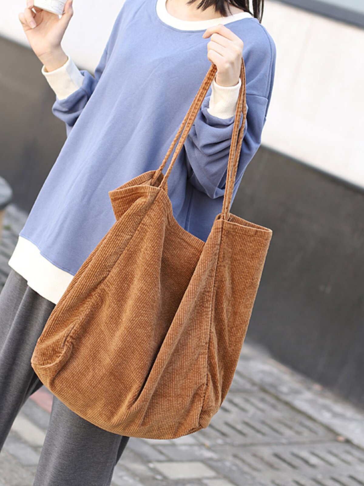 Nuova borsa a tracolla casual e alla moda in velluto a coste