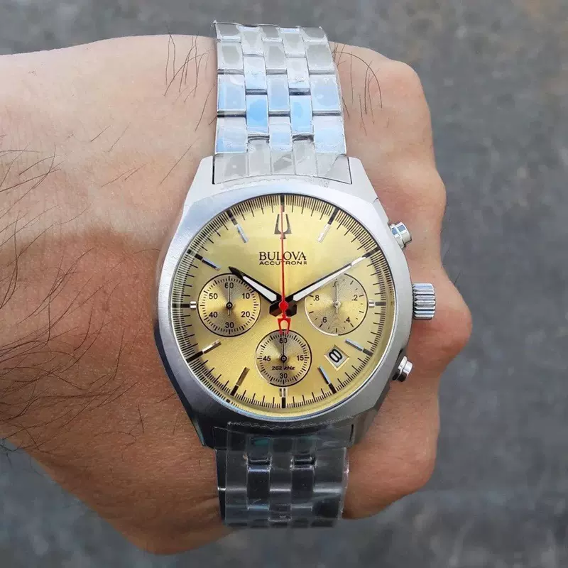 時計 Bulova 96b239 Bulova Accutron II Surveyor Chronograph 96B239 | WatchCharts