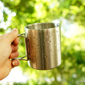 
Outdoor camping cup 304 stainless steel folding handle double-layer insulated coffee cup barbecue beer cup mountaineering water cup