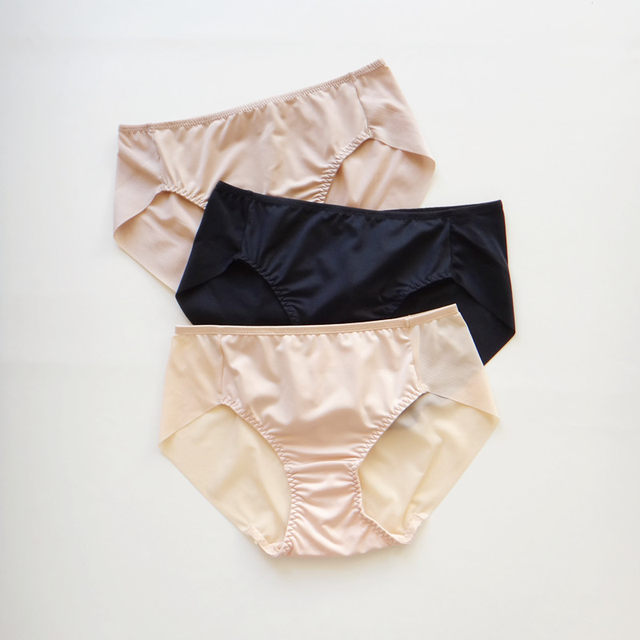 Foreign trade solid color basic clean version seamless midlow waist quickdrying underwear for
