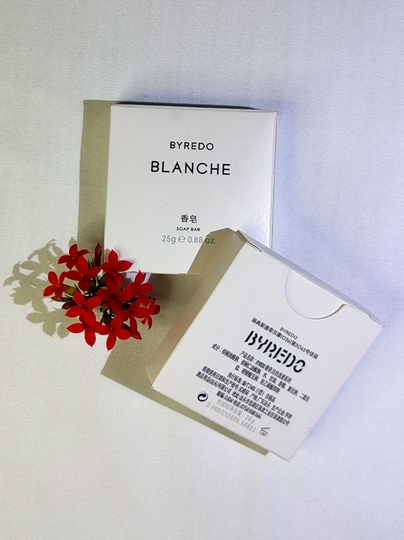 Byredo Blanche ソープ 25g - ホワイト ロマンチック ハンド