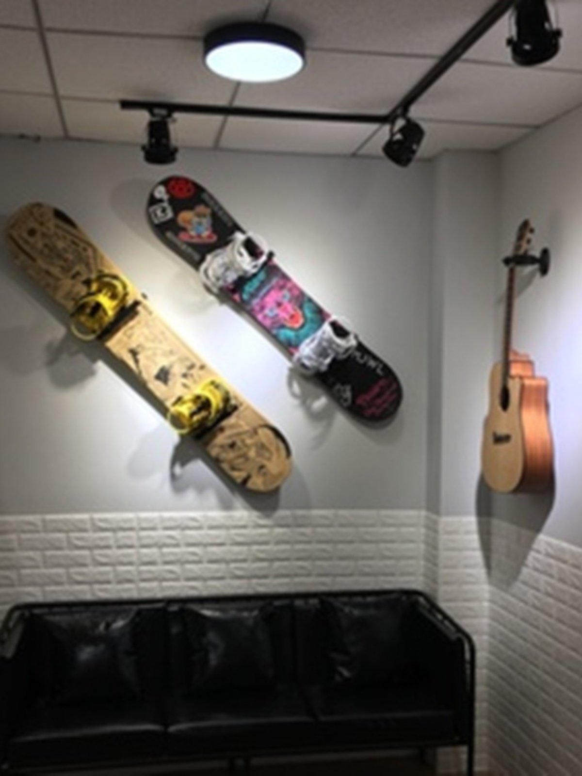 Supporto Parete Per Skateboard CRID - In Bamb&ugrave; Per 4 Tavole Con Kit Montaggio Incluso