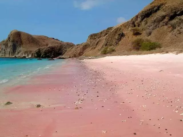 彩虹沙滩图片