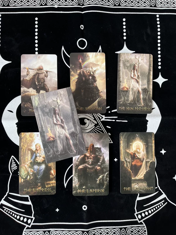 Spot Runic Card 78 частей FANWEI Te Carlo Card Runic настольная игра карта нов новая