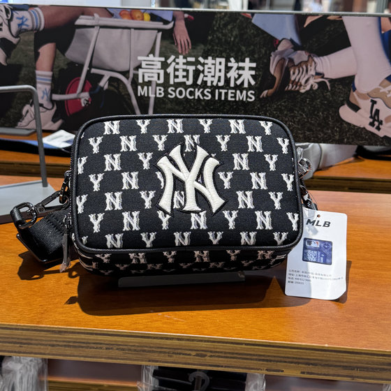 
MLB men and women same portable crossbody bag retro old flower sports and casual camera bag shoulder bag 3ACRS022N