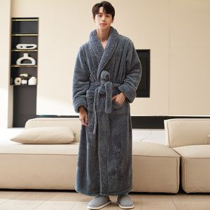 Thickened velvet nightgown for men's winter new 2025 coral velvet warm pajamas men's long bathrobe autumn and winter bathrobe