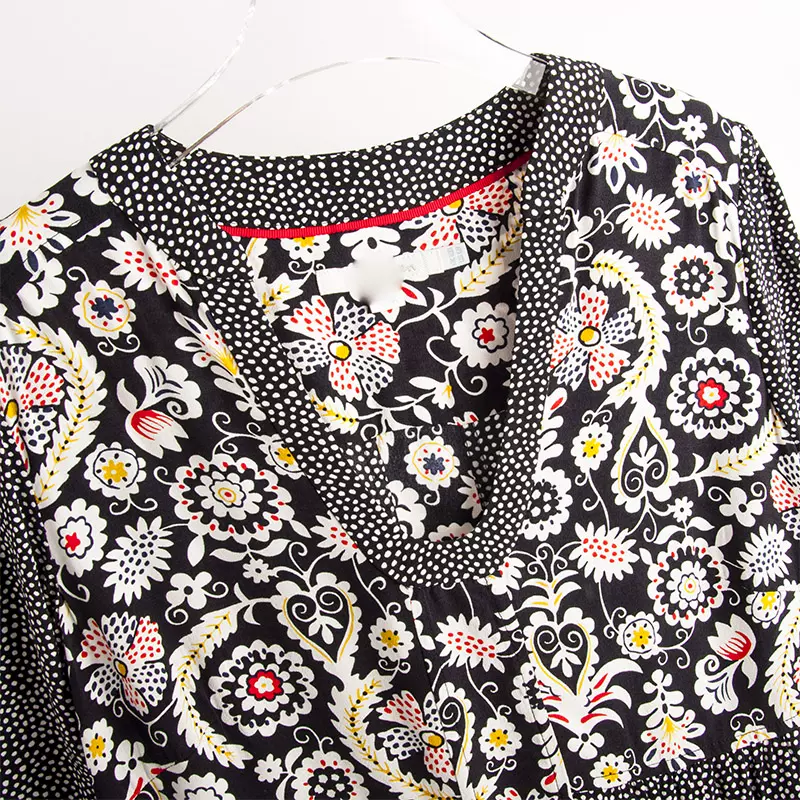 英伦红牌文艺范撞色碎花拼接波点人棉v领七