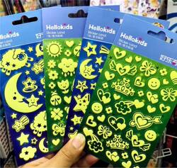 Genuine Longcai Small Stickers for Kindergarten Children's Bedroom Wall Stickers, Luminous Phone Decoration, Luminous Space Stars and Smiley Faces