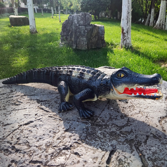 電動ワニのおもちゃ - 歩行＆サウンド - 3歳以上