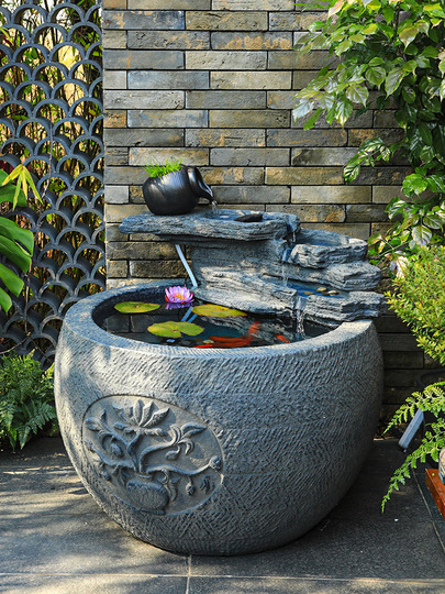 醜い石の正方形の中庭 流れ落ちる水 魚池 - 樹脂製ロックガーデン噴水