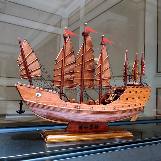 鄭和の宝船モデル - 無垢材装飾品