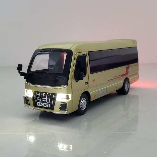 1/32 Scale Honda Odyssey Alloy Die-Cast Car Model - 6 Doors With Sound & Light Features