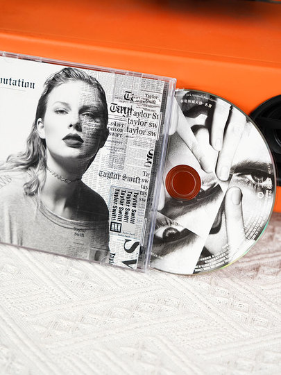 Taylor Swift - Reputation (21 Reprint CD + Poster)