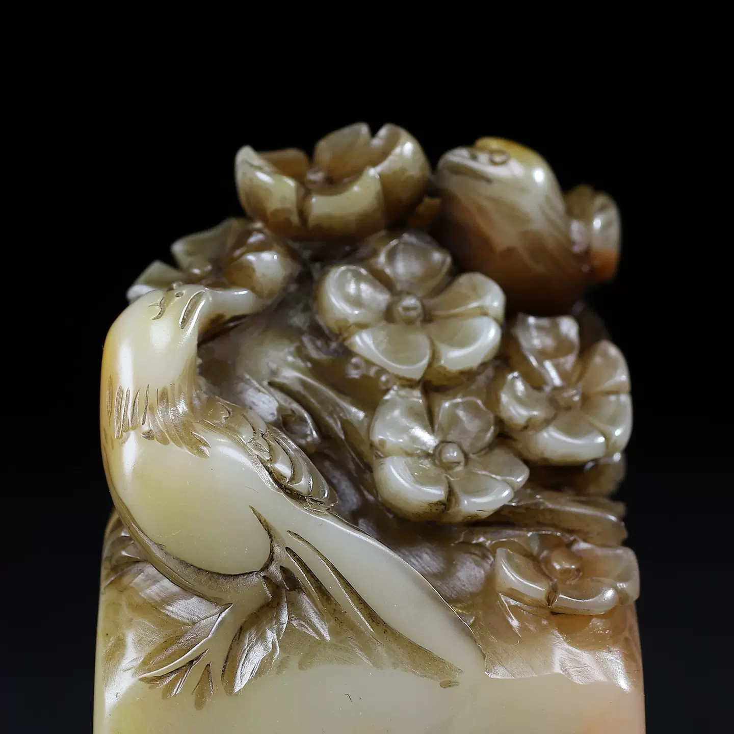 清代:【寿山田黄石「チベット観音」置物】仕様：高さ21cm横幅10cm重さ1518g【b】 中国美術・寿山田黄石純手彫り・深山訪友の印鉴・古漆箱付・書道品