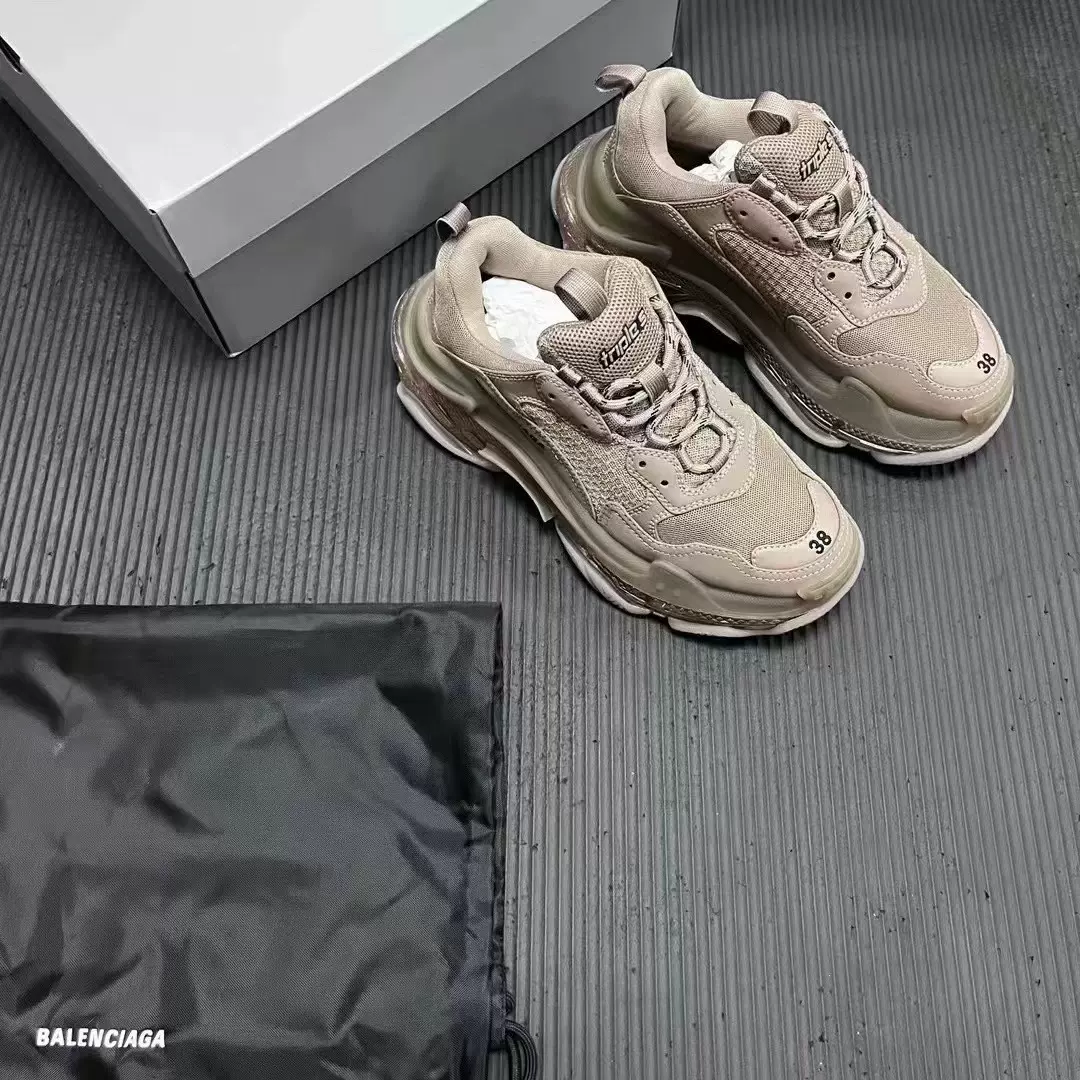 Taobao balenciaga deals triple s