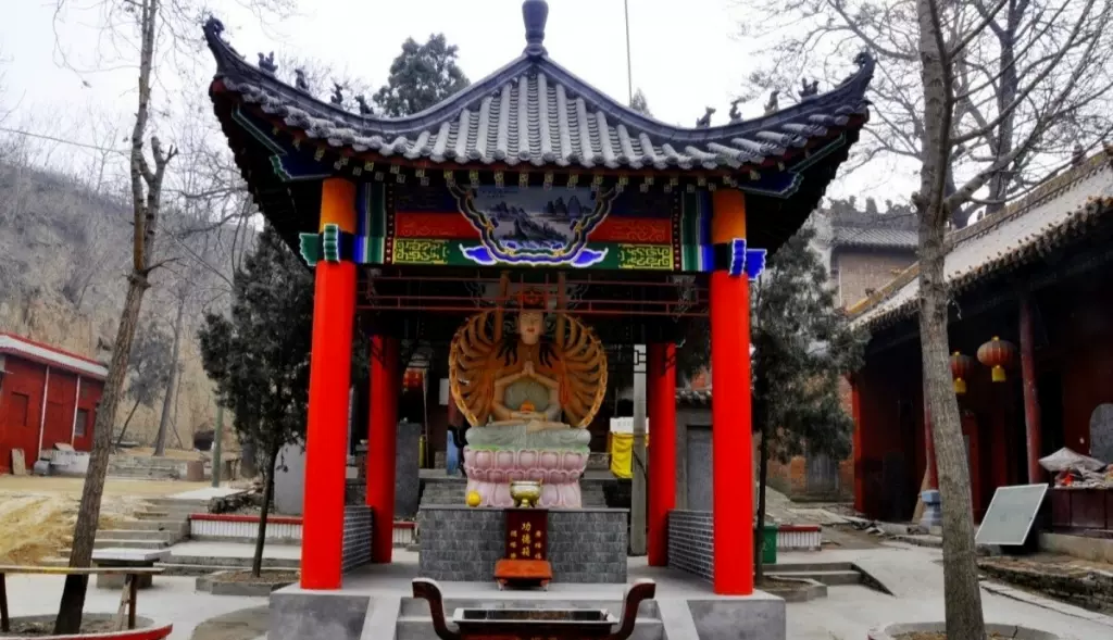 回龙湾藏梅寺图片