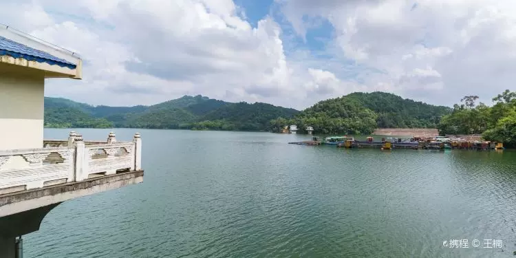 天雹水库大自然休闲垂钓中心图片