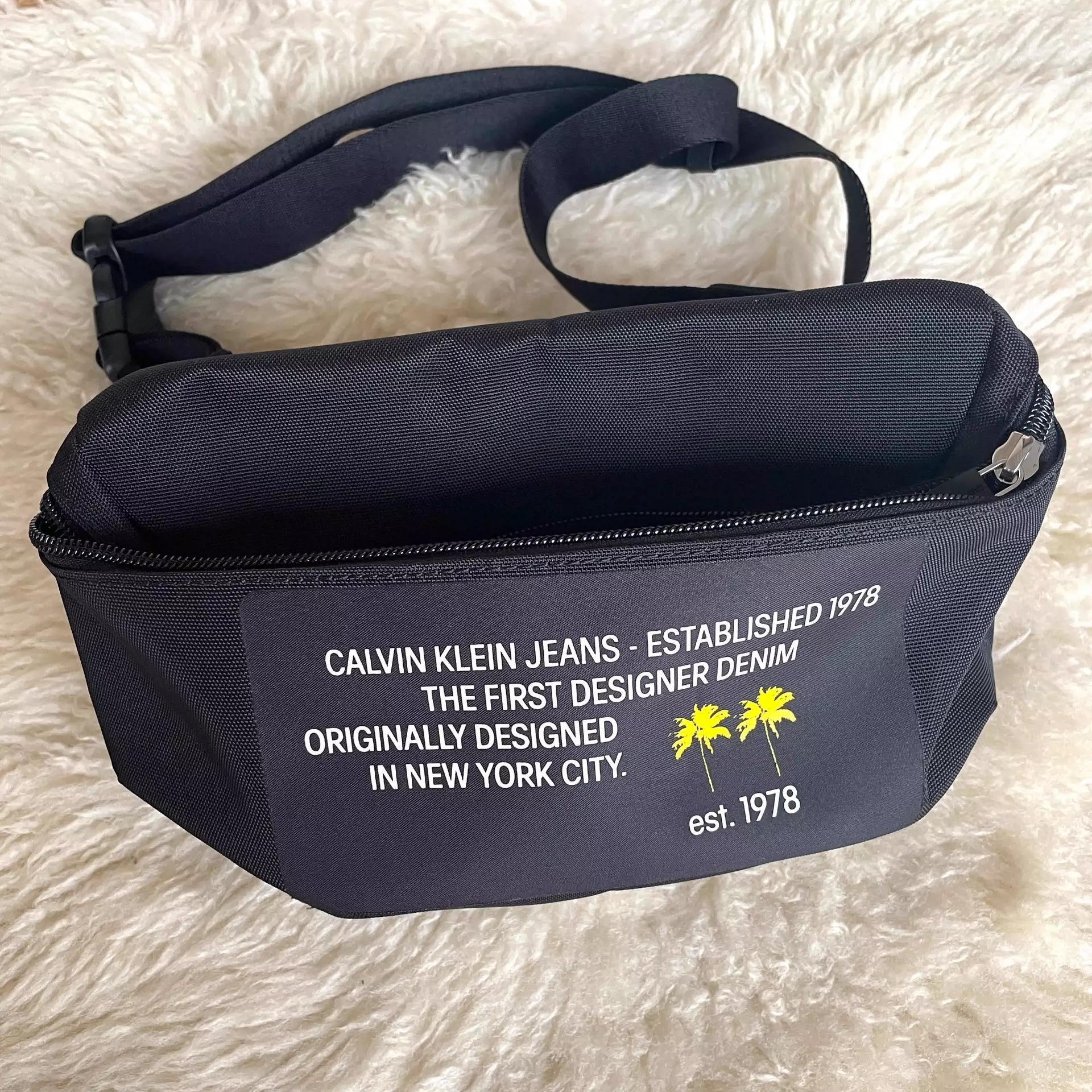 CK 正品小腰包全新未使用calvin klein je-Taobao